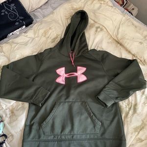 Women’s Large Under Armour hoodie